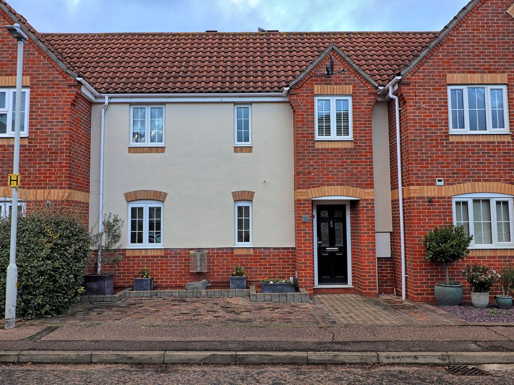 3 bed terraced house for sale in Samuel Manor, Springfield, Chelmsford