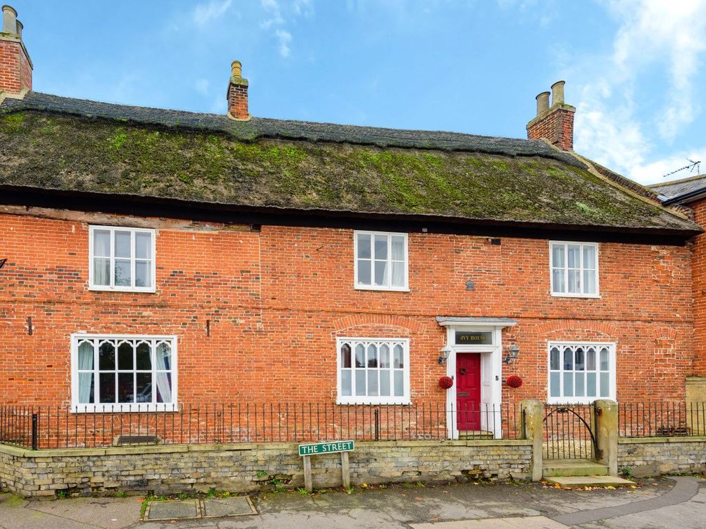 4 bed town house for sale in Mill Lane, Acle, Norwich, Norfolk NR13