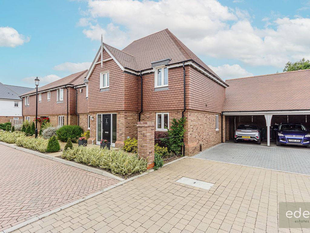4 bed detached house for sale in Artisan Road, Headcorn TN27, £550,000