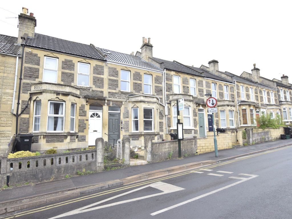 4 bed terraced house to rent in Coronation Avenue, Bath, Somerset BA2