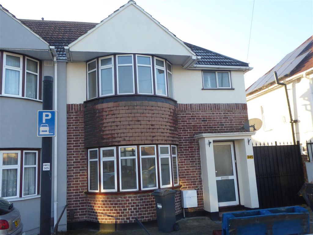 3 bed semidetached house to rent in Wellington Road South, Hounslow