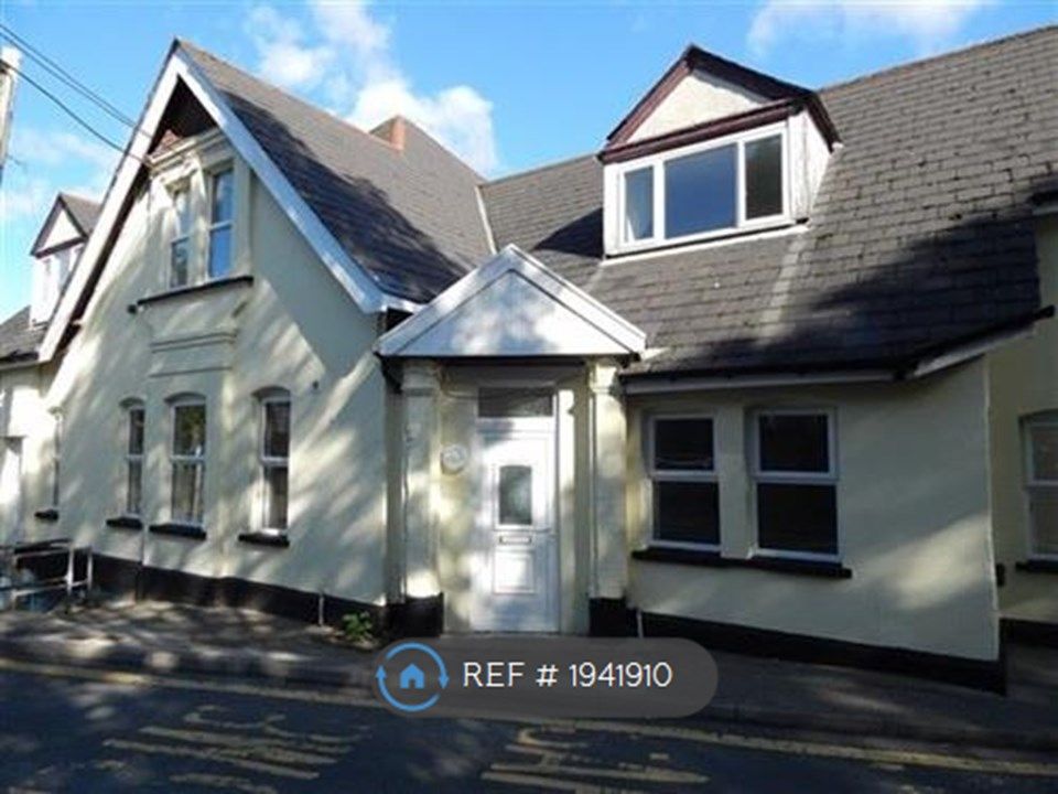 2 bed terraced house to rent in Mount Pleasant, Abertillery NP13, £650