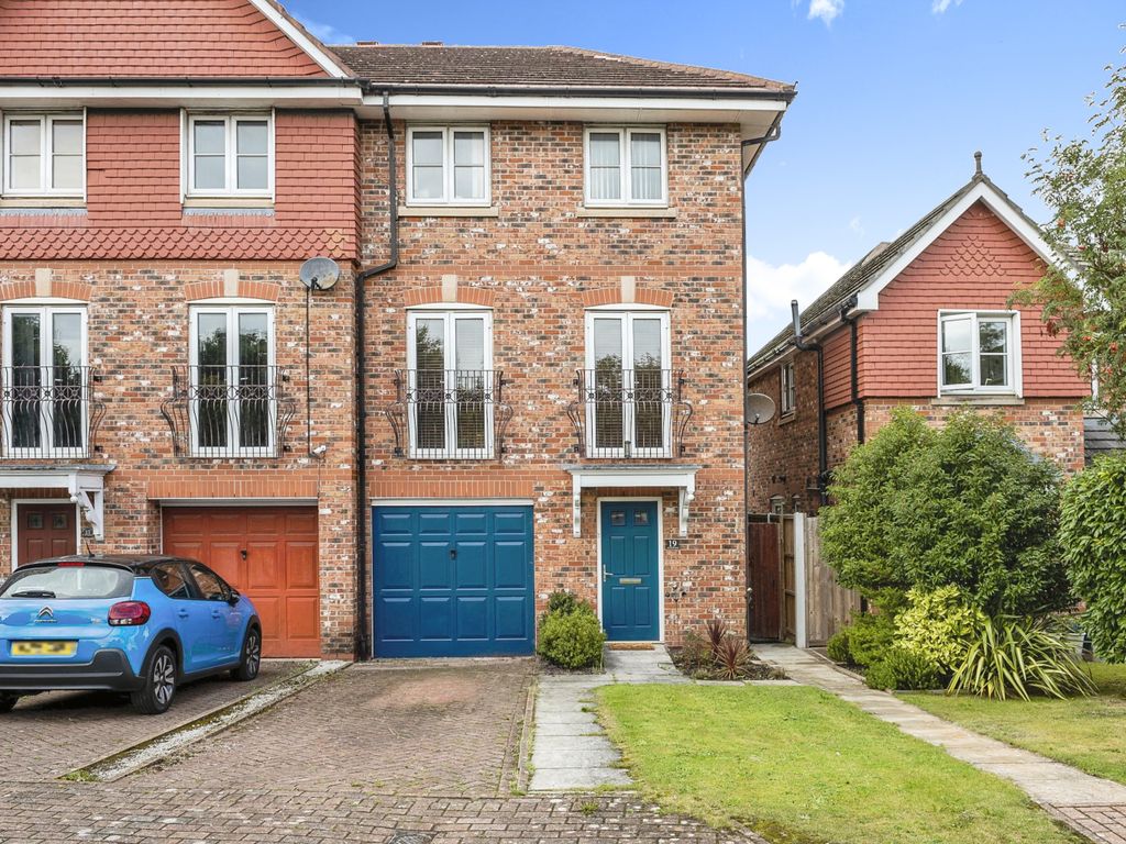 Covertside Road, Southport PR8  
