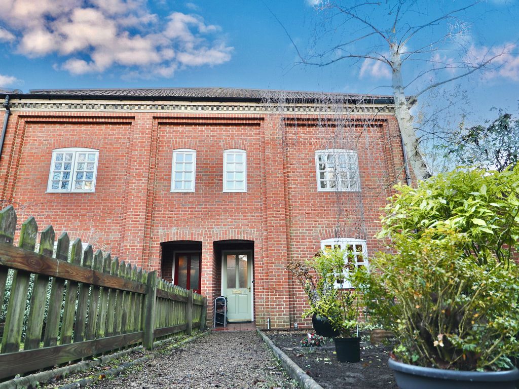 4 bed end terrace house for sale in Bracondale Millgate, Norwich NR1