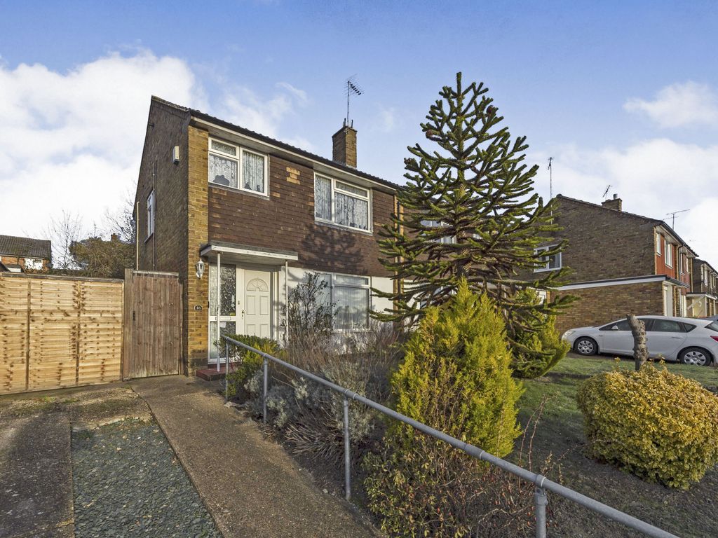 3 bed semidetached house for sale in Borrowdale Avenue, Dunstable