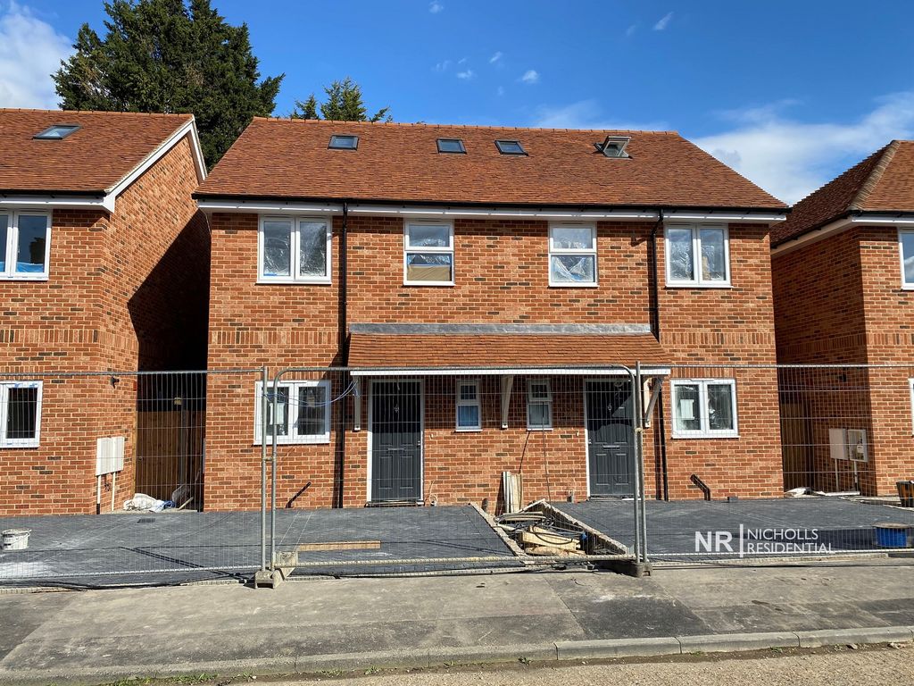 New home, 3 bed semidetached house for sale in Verona Drive, Surbiton, Surrey. KT6, £625,000