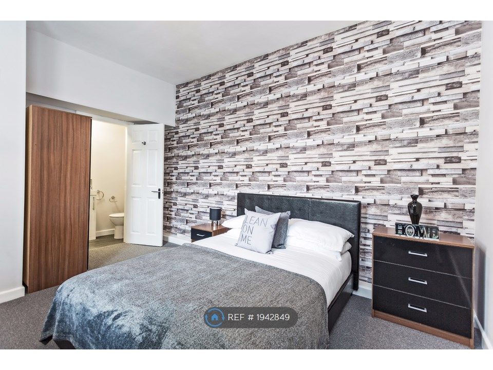 Room to rent in Rawmarsh Hill, Rotherham S62, £542 pcm Zoopla