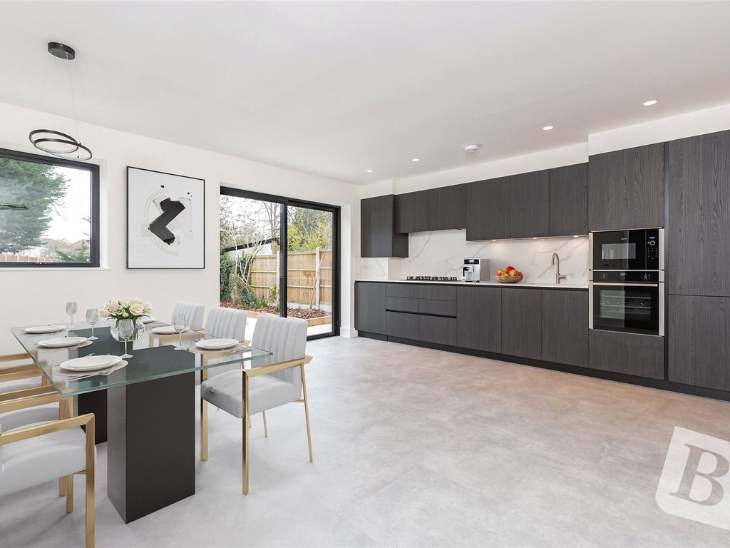 New home, 4 bed semidetached house for sale in Rosemary Avenue