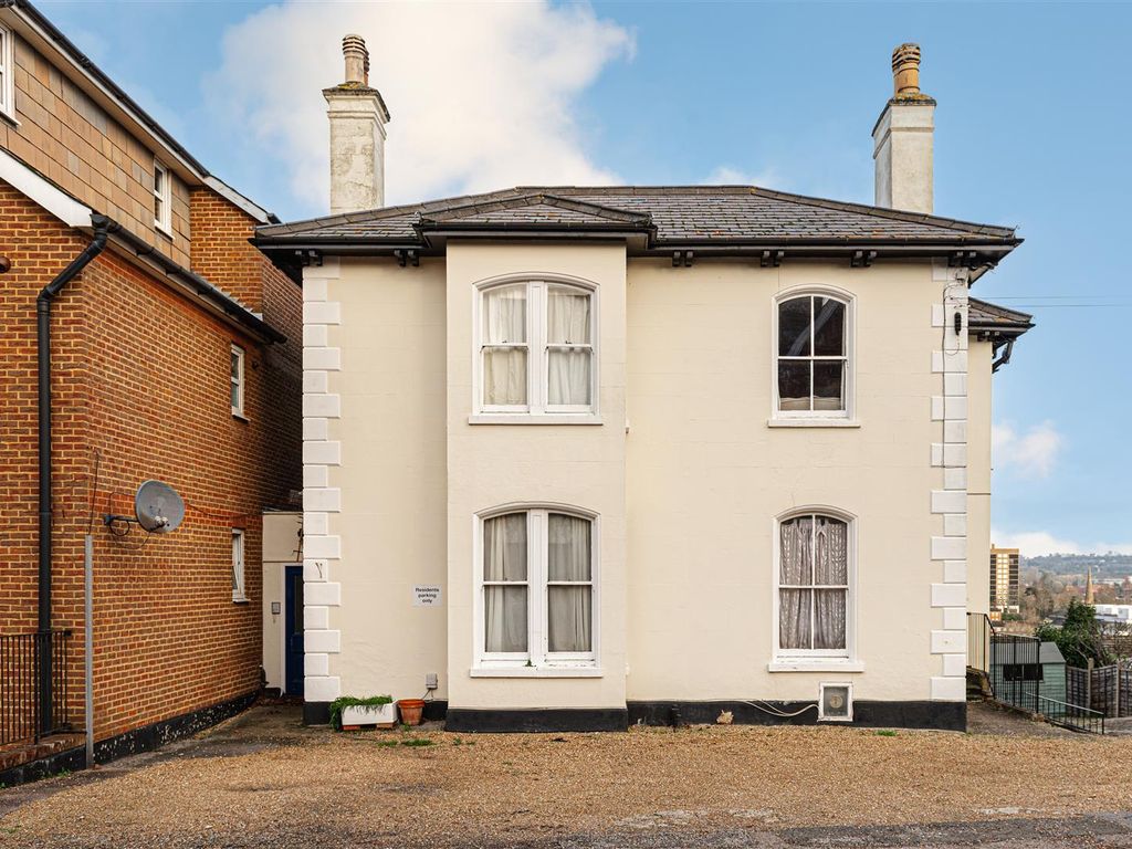 1 bed flat for sale in Upper Bridge Road, Redhill RH1 Zoopla