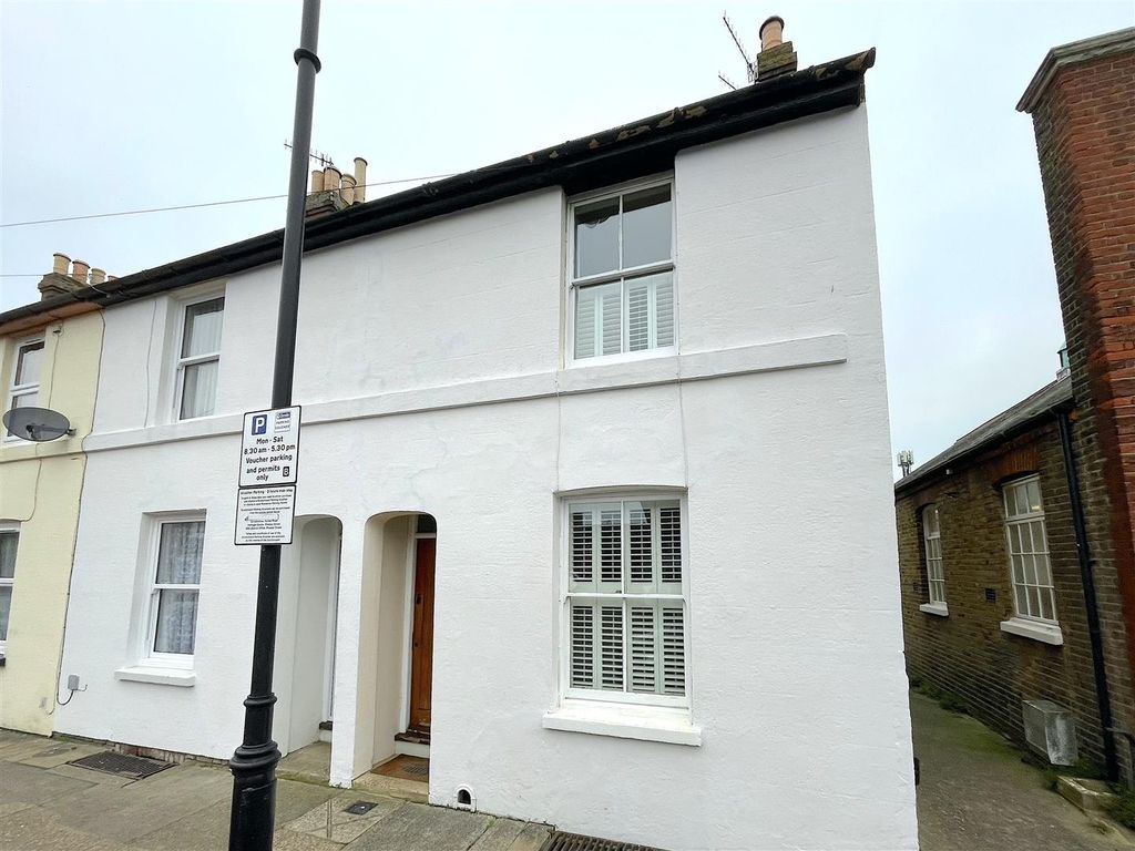 3 bed end terrace house for sale in Stone Street, Faversham ME13 Zoopla