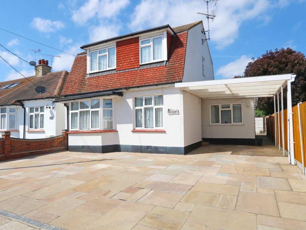 5 bed detached house for sale in Homestead Gardens, Hadleigh SS7 Zoopla