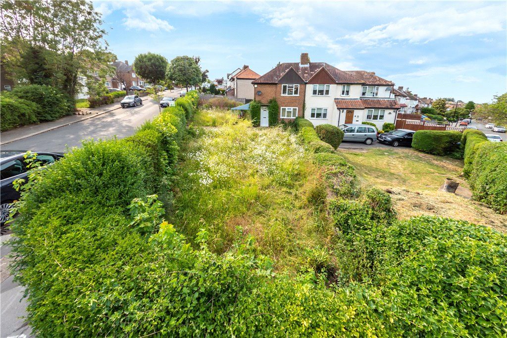 2 bed semidetached house for sale in Walsingham Road, New Addington