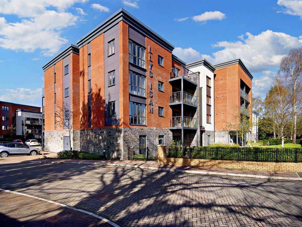 2 bed flat for sale in Llys Isan, Ilex Close, Llanishen, Cardiff CF14