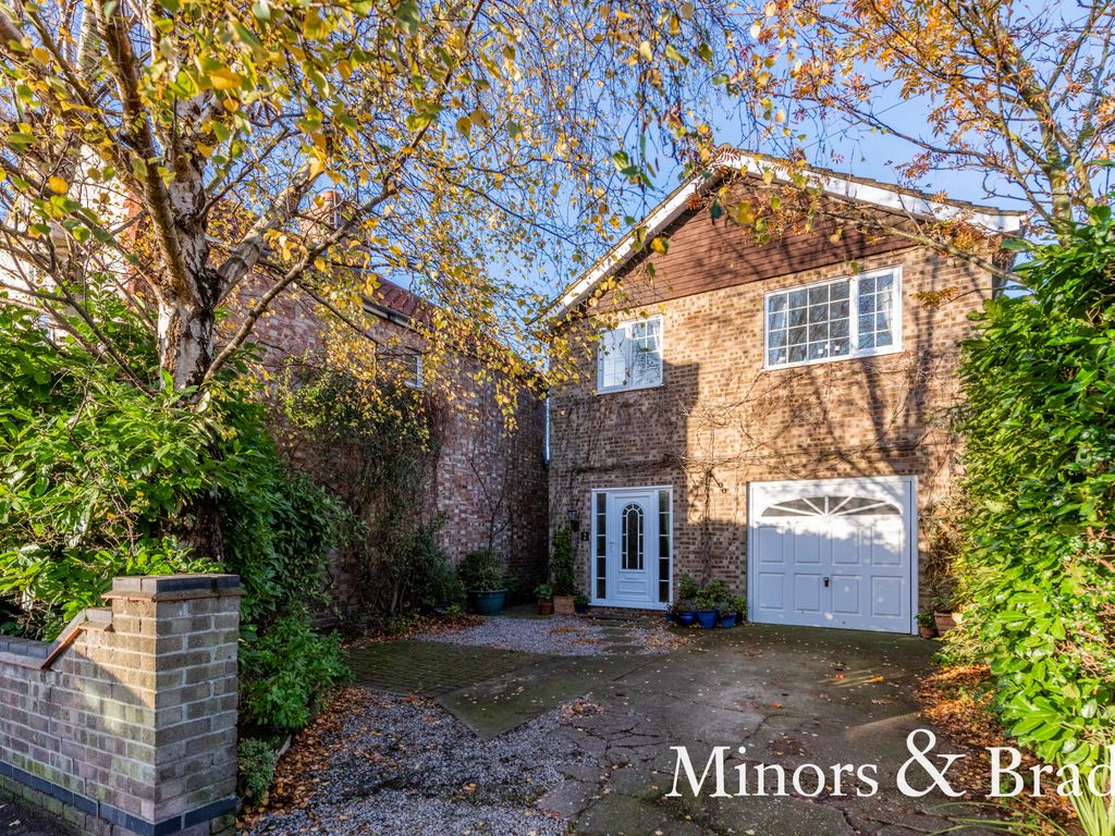 4 bed detached house for sale in Danby Road, Gorleston, Great Yarmouth