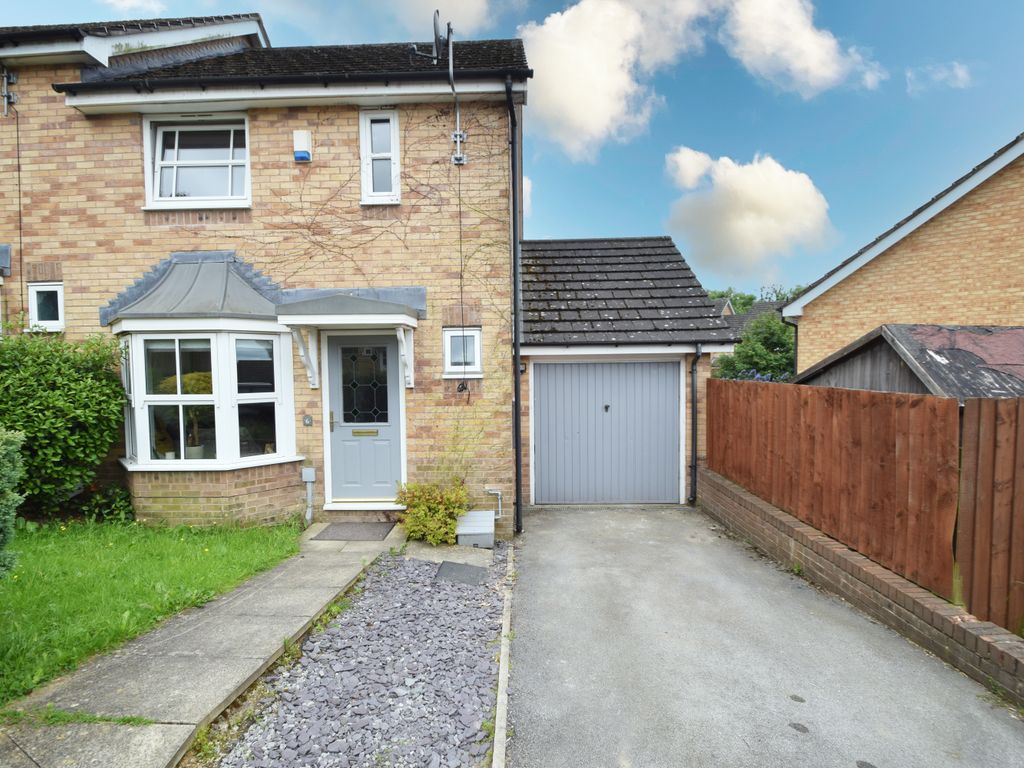 2 bed semidetached house for sale in Straw View, Cote Farm, Thackley