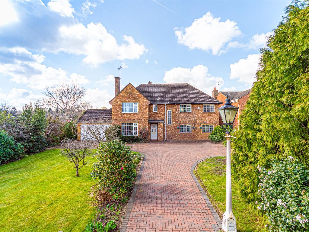 4 bed detached house for sale in Stoke Road, Leighton Buzzard LU7 Zoopla