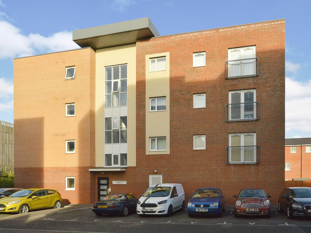 2 bed flat for sale in marquess drive, bletchley, milton keynes, buckinghamshire mk2
