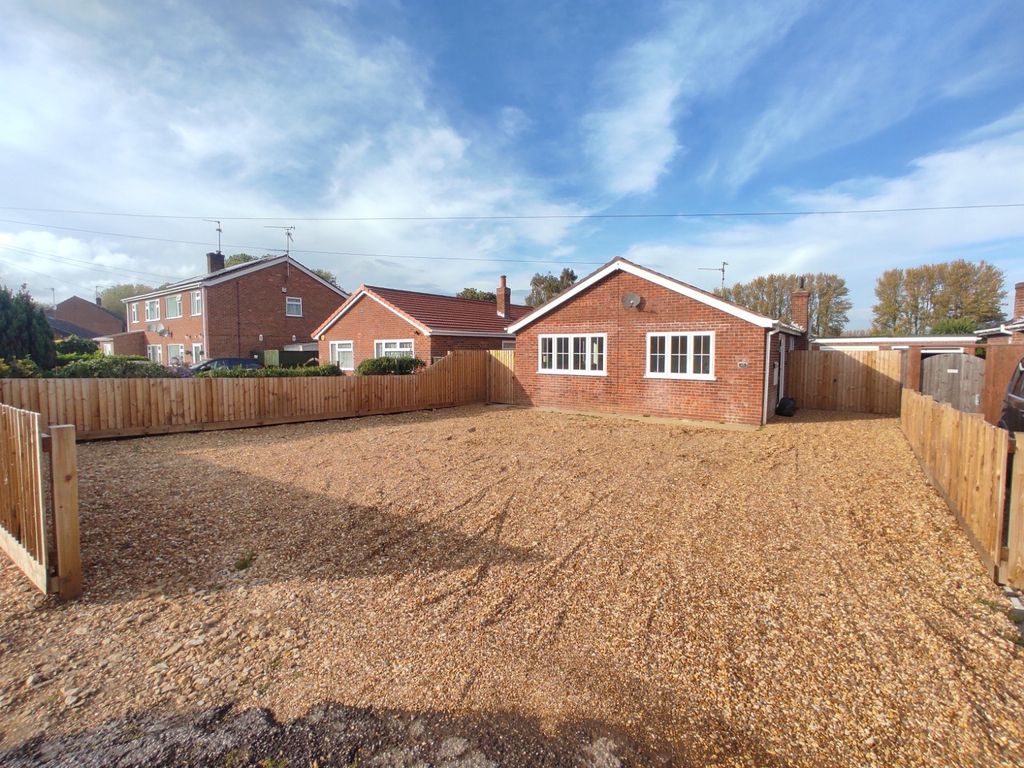 3 bed detached bungalow to rent in Station Road, Tydd Gote, Wisbech