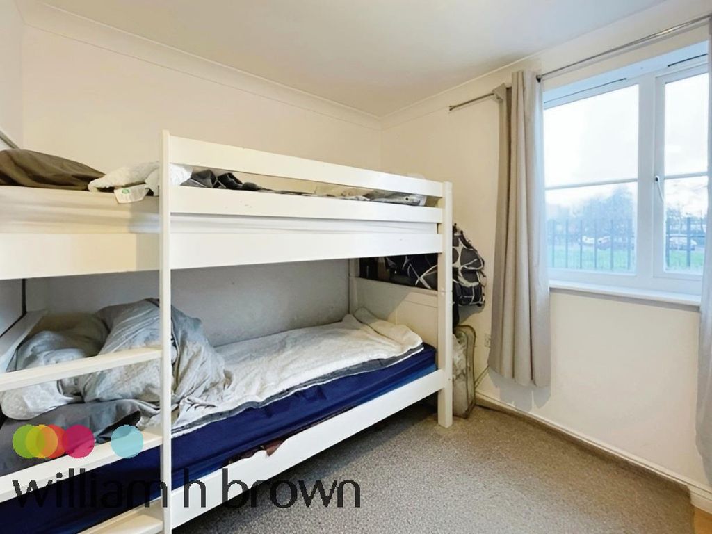 2 bed property to rent in Queensland Court, Dock Road, Tilbury RM18, £