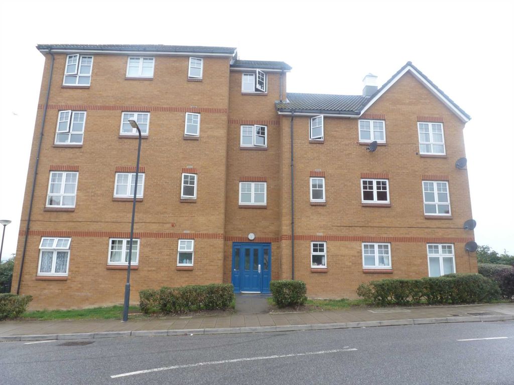 2 bed flat to rent in Greenhaven Drive, Thamesmead SE28 Zoopla