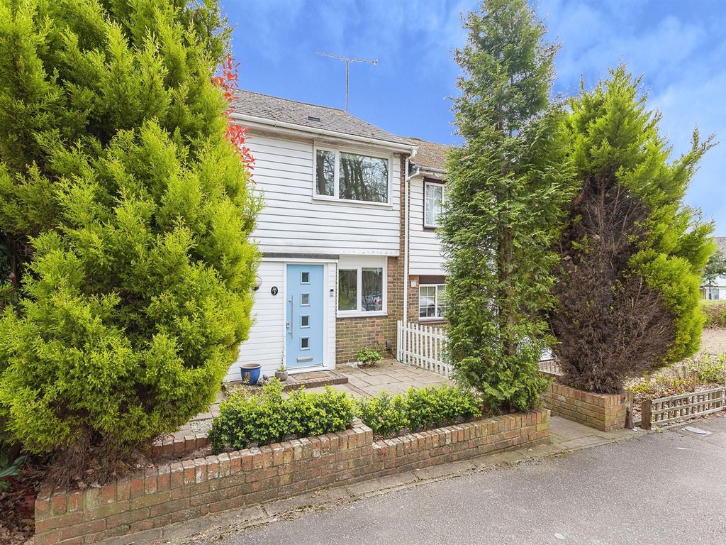 3 bed terraced house for sale in Wensleydale, Crawley RH11 Zoopla