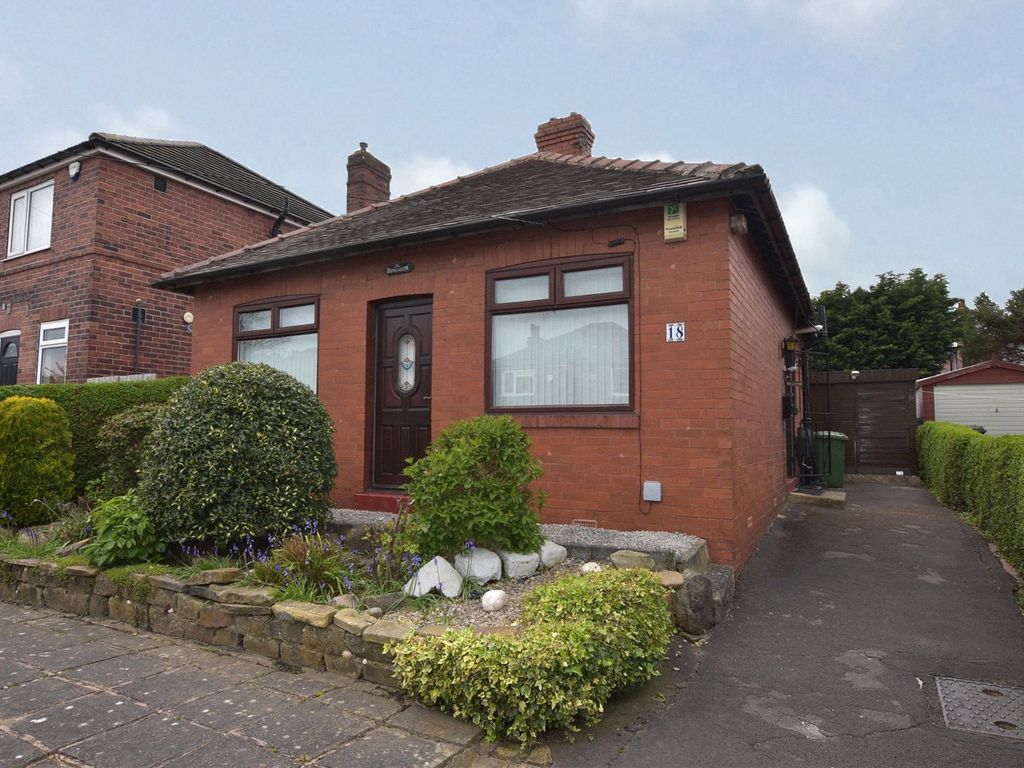 2 bed detached bungalow for sale in Lincroft Crescent, Leeds, West