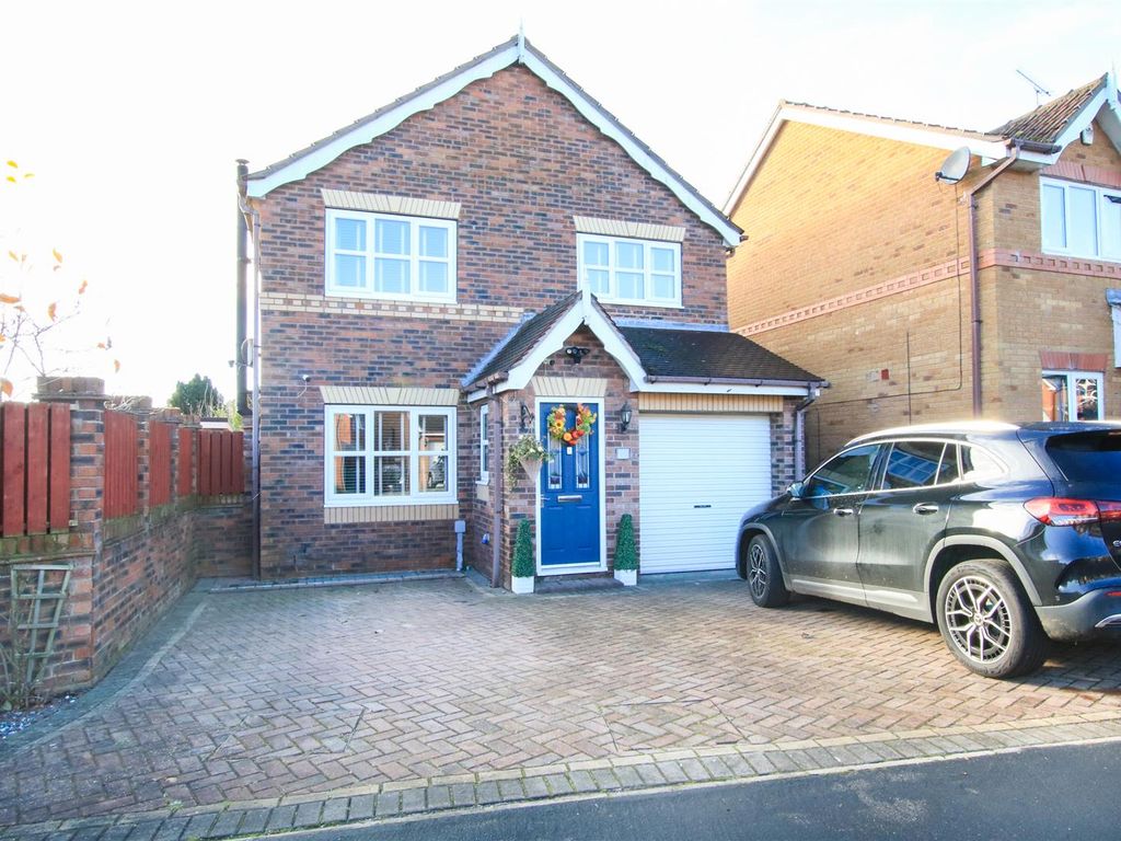 3 bed detached house for sale in Radcliffe Lane, Scawthorpe, Doncaster