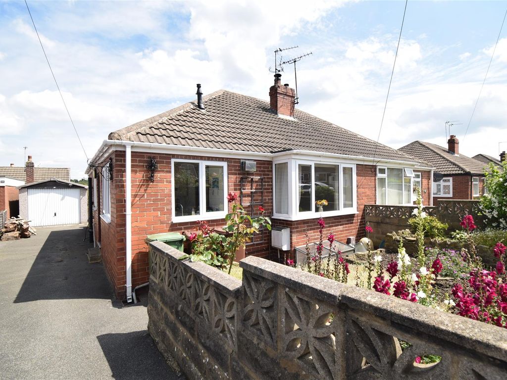 2 bed semidetached house to rent in Greenfield Avenue, Ossett WF5, £