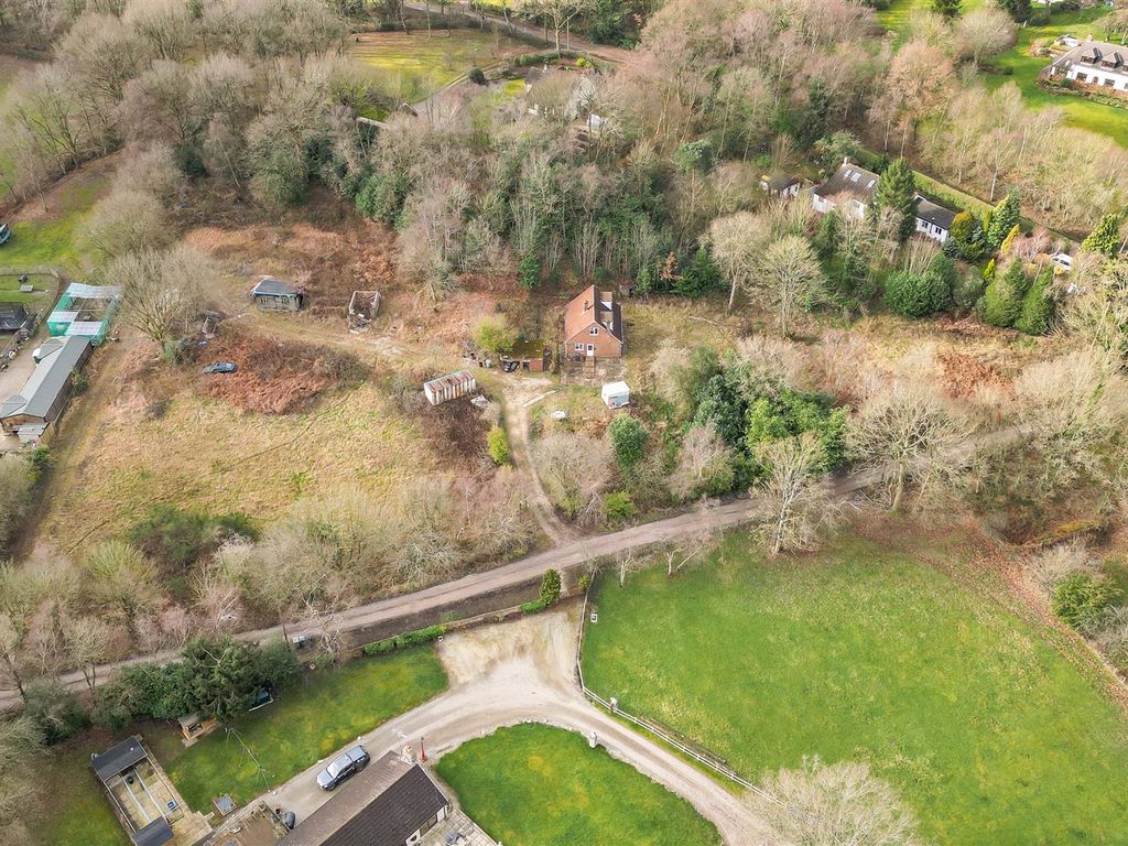 4 bed detached bungalow for sale in Cross Road, Off Middle Road Hardwick Wood, Wingerworth S42