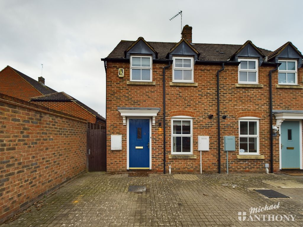 2 bed semidetached house to rent in Highgate Mews, Aylesbury HP19 Zoopla