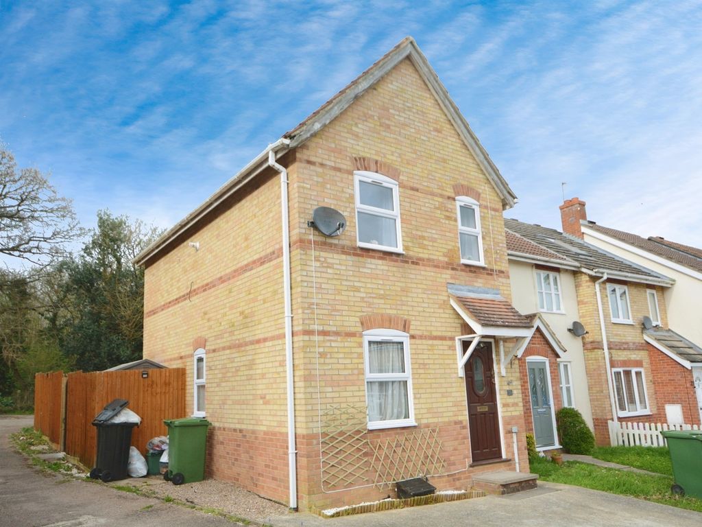 2 bed end terrace house for sale in Friars Close, Sible Hedingham