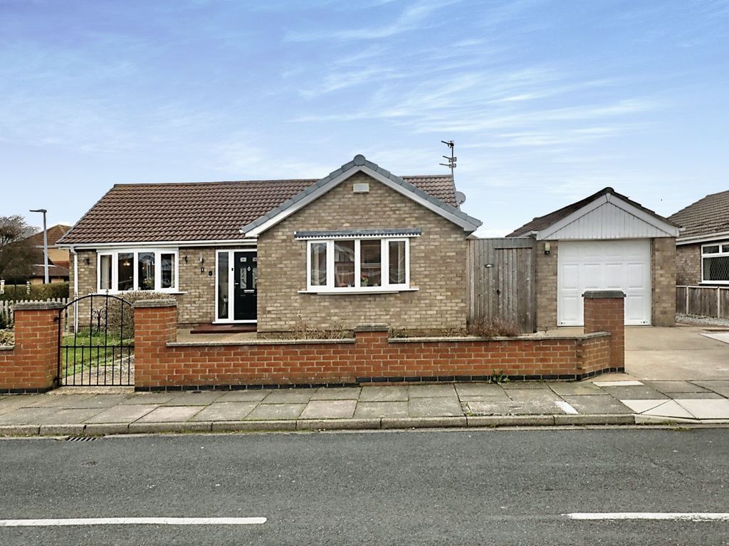 2 bed bungalow for sale in Waldorf Road, Cleethorpes DN35 Zoopla