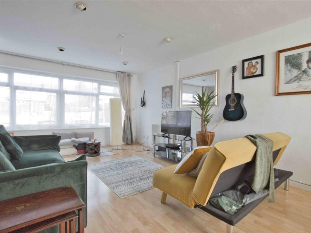3 bed for sale in Ashdown Drive, Borehamwood WD6 Zoopla