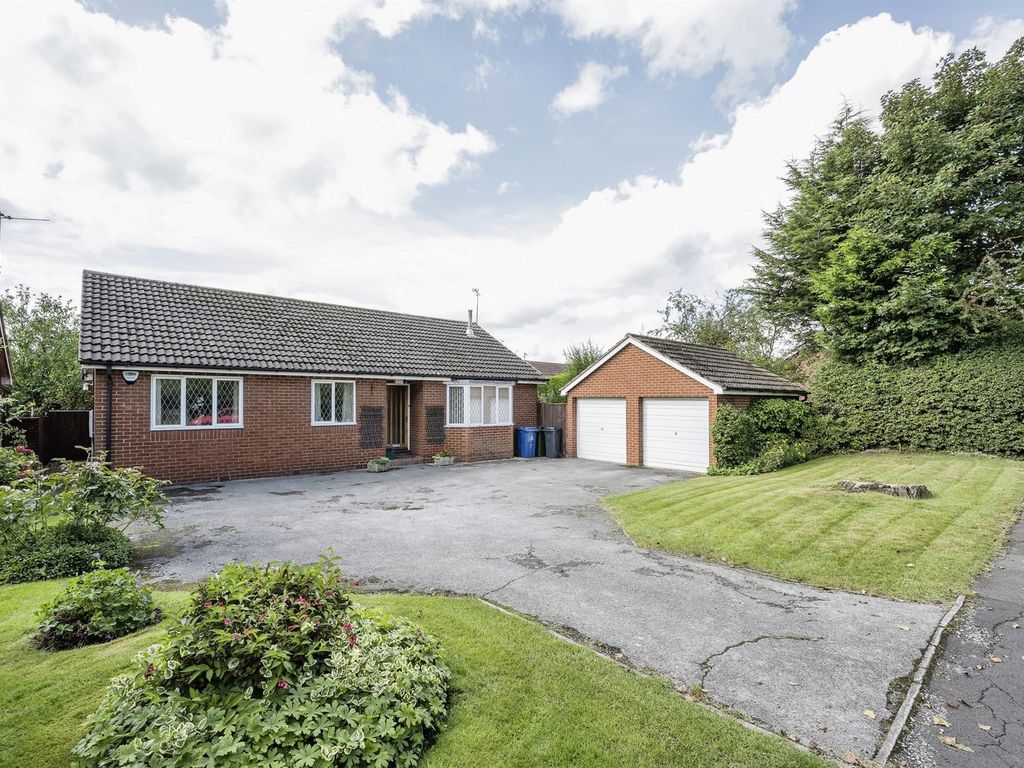 3 bed detached bungalow for sale in Mill Lane, Skellow, Doncaster DN6