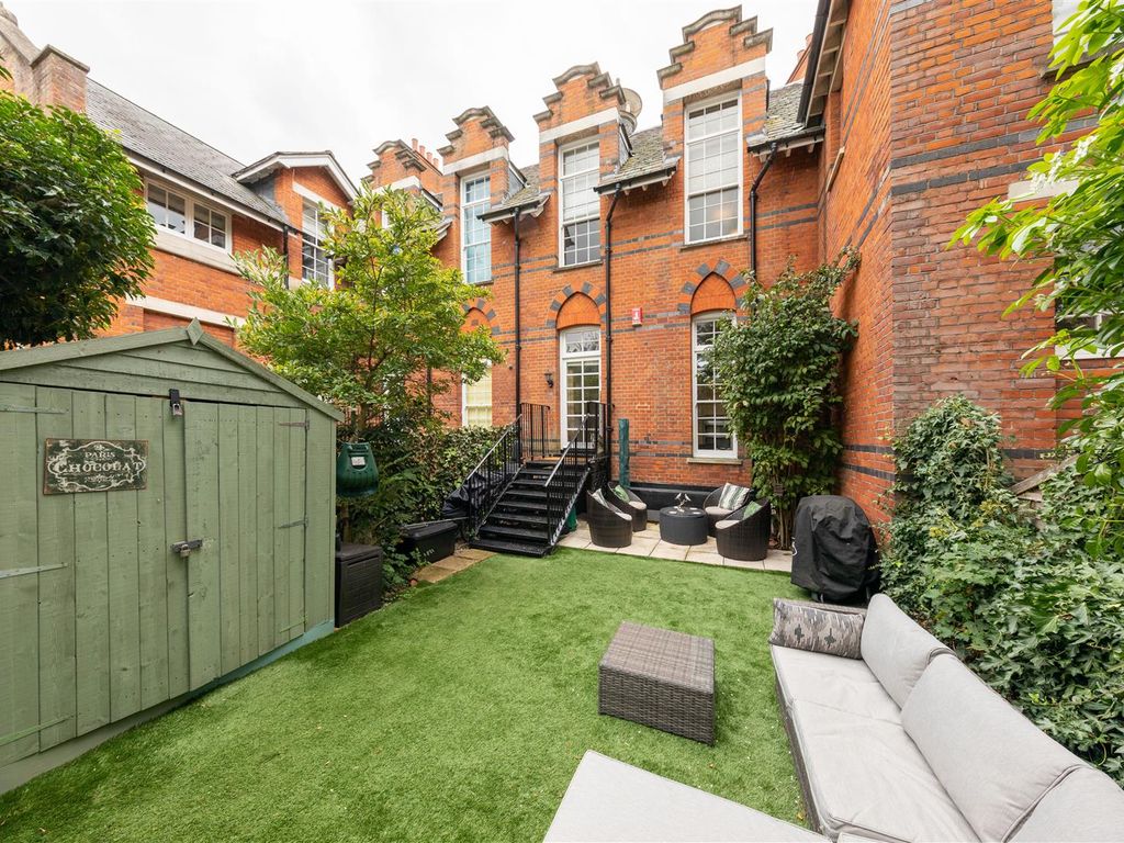 Victory Road, London E11  