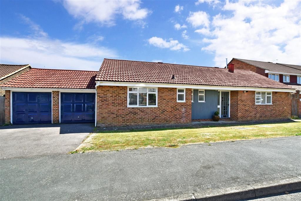 3 bed detached bungalow for sale in Parsonage Road, Henfield, West