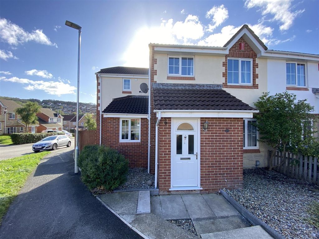 4 bed semidetached house for sale in Highglen Drive, Plympton
