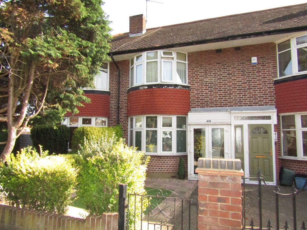 3 bed terraced house for sale in New North Road, Hainault IG6 Zoopla