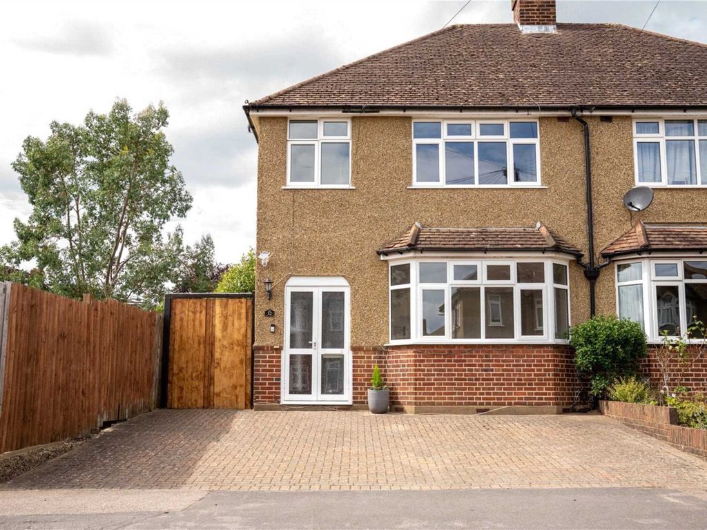3 bed semidetached house to rent in Malvern Way, Croxley Green WD3 Zoopla