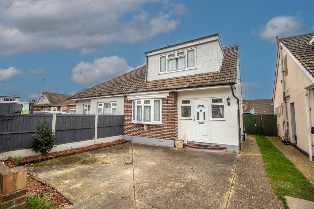 3 bed chalet for sale in Hilary Close, Ashingdon, Rochford SS4, £