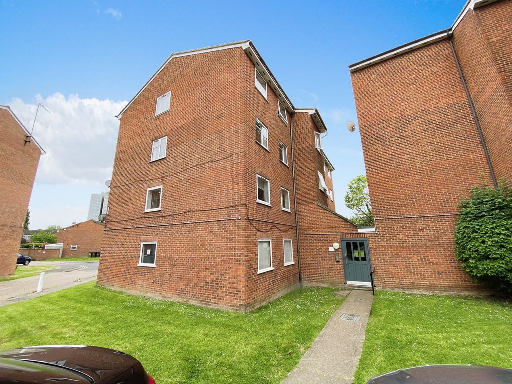 2 bed flat for sale in Gurney Close, Barking IG11 Zoopla