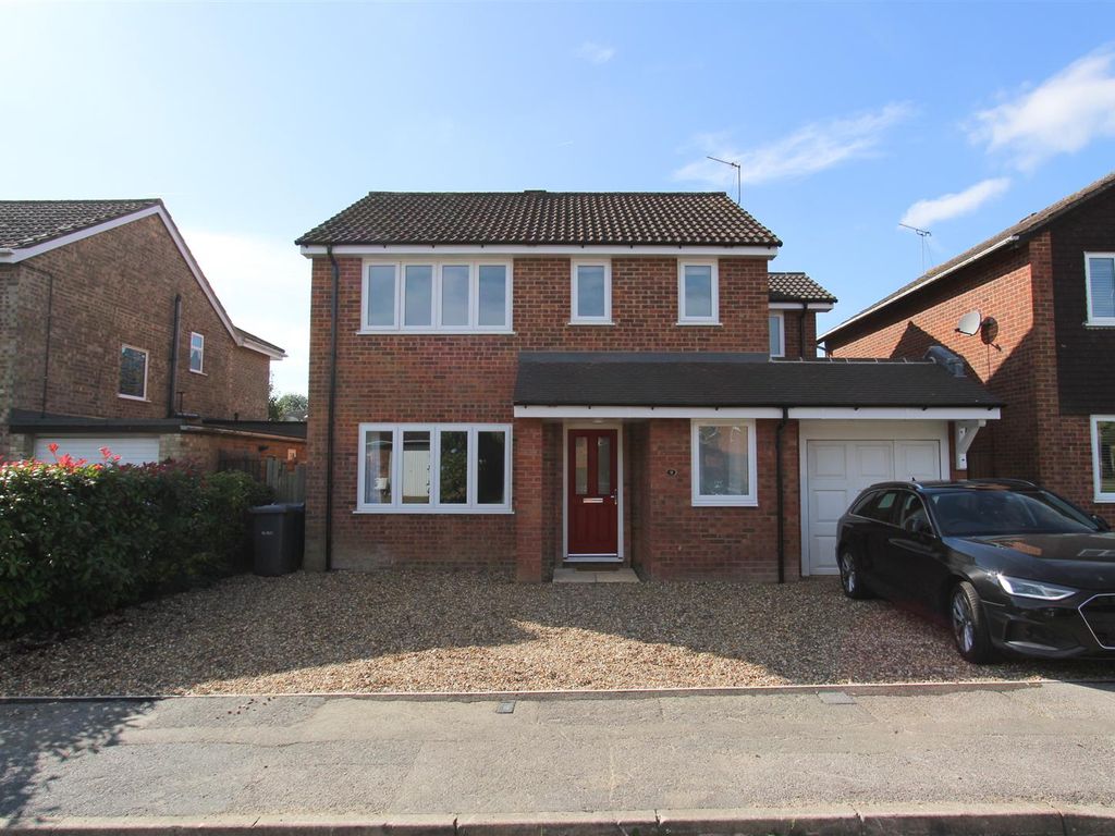 4 bed detached house to rent in Tulkers Close, Prestwood, Great