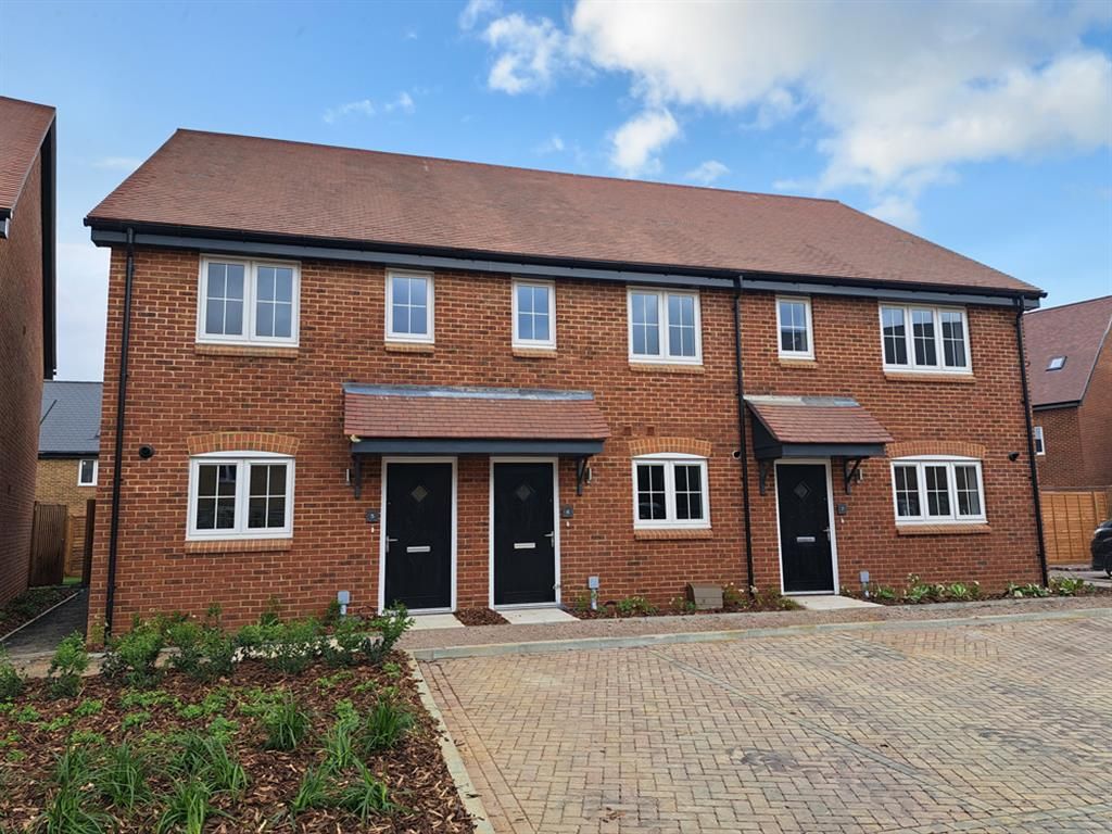 2 bed terraced house for sale in Portland Close, Langley, Maidstone, Kent ME17, £130,000 Zoopla