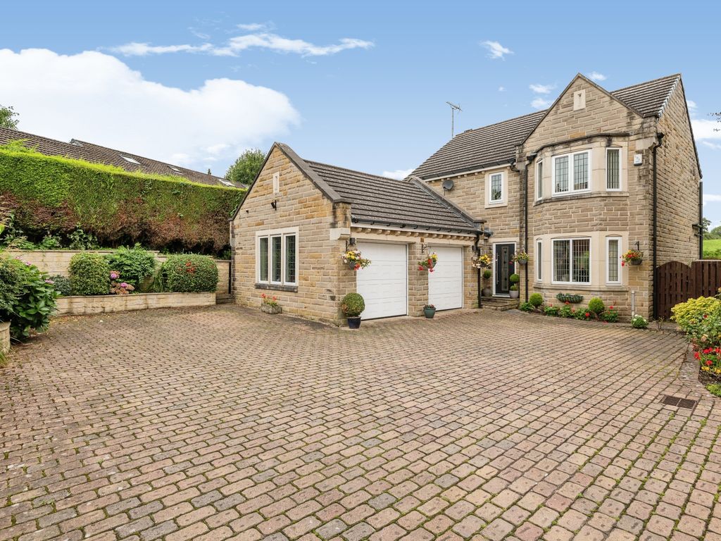 4 bed detached house for sale in Lower Lark Hill, Cleckheaton, West