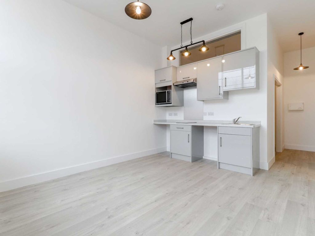 1 bed flat to rent in Bridge Road East, Welwyn Garden City AL7, £1,100