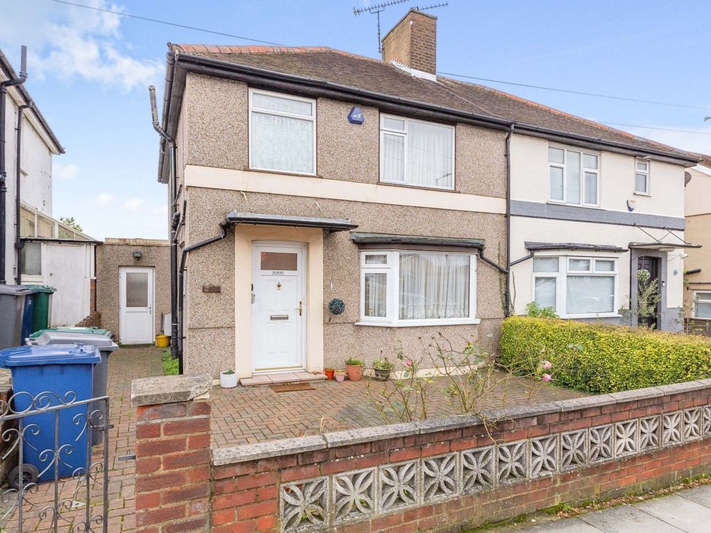 3 bed semidetached house for sale in Oakleigh Road North, Whetstone