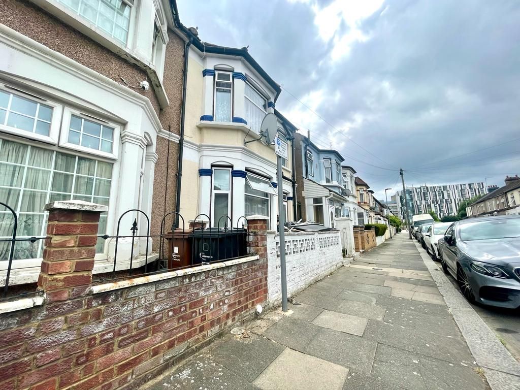 1 bed flat to rent in Harpour Road, Barking IG11 - Zoopla