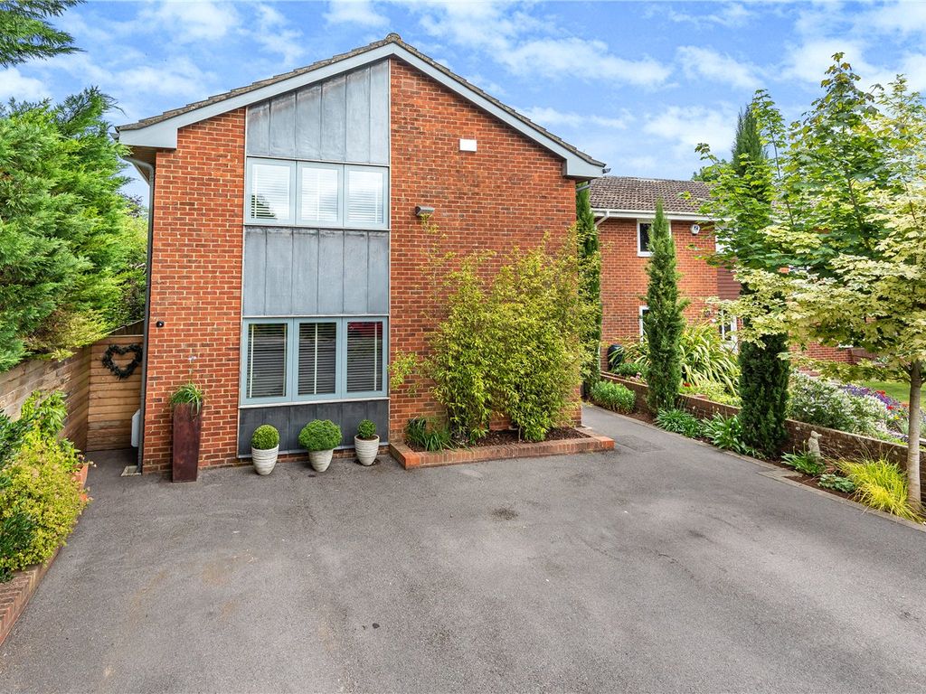 4 bed detached house for sale in Orient Drive, Winchester, Hampshire