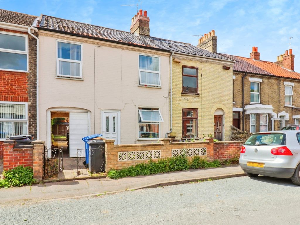 4 bed terraced house for sale in Nelson Street, Norwich NR2, £270,000