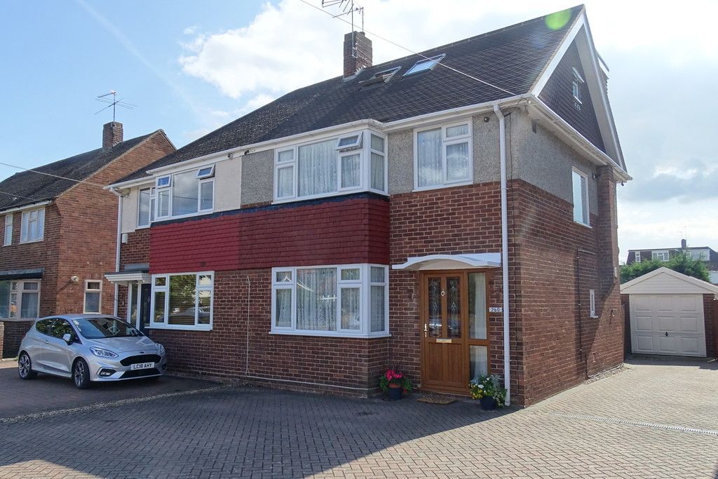 4 bed semidetached house for sale in Feltham Hill Road, Ashford TW15